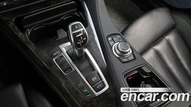 BMW 6-Series 2012 — photo 9