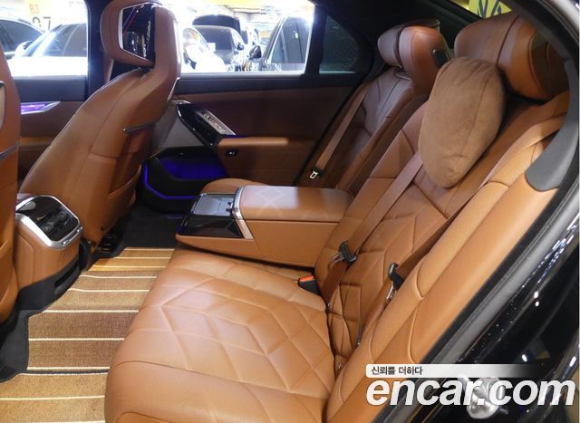 BMW 7-Series 2025 — photo 17