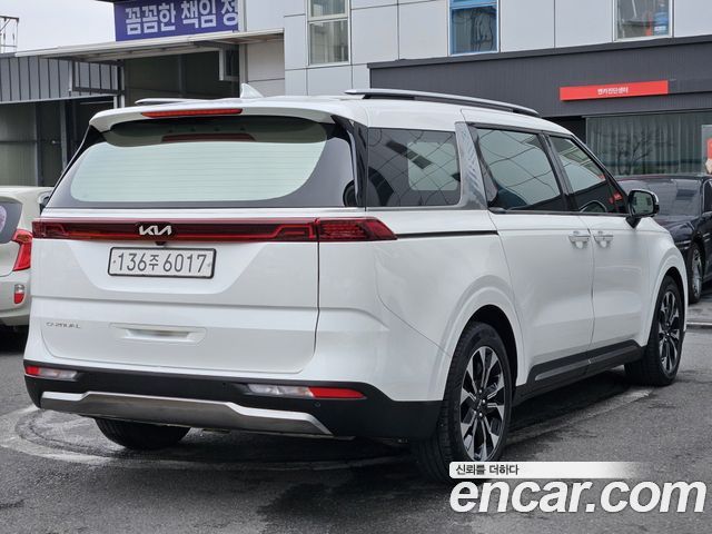 Kia Canival 2022 — photo 4