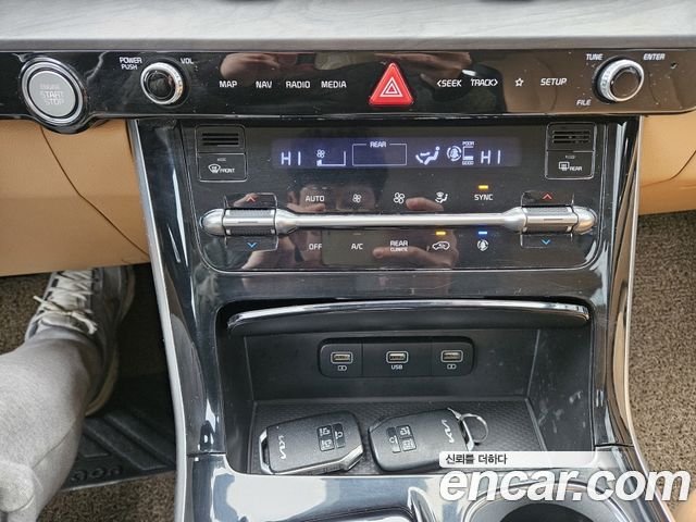 Kia Canival 2022 — photo 8