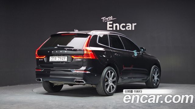 Volvo XC60 2018 — photo 2
