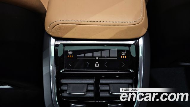 Volvo XC60 2018 — photo 19