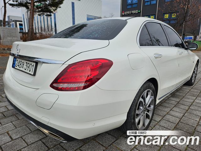 Mercedes-Benz C-Class 2018 — photo 5