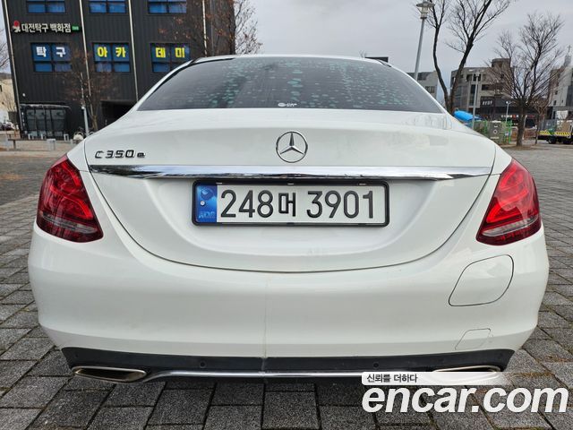 Mercedes-Benz C-Class 2018 — photo 6