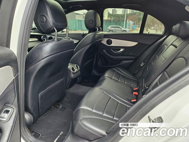 Mercedes-Benz C-Class 2018 — photo 9