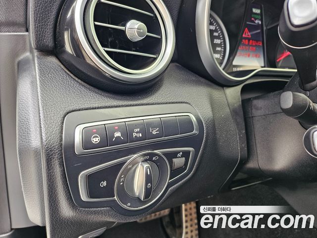 Mercedes-Benz C-Class 2018 — photo 12