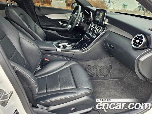 Mercedes-Benz C-Class 2018 — photo 13