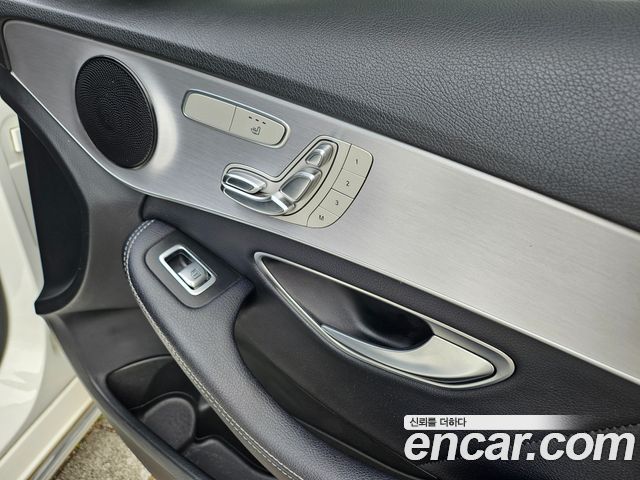 Mercedes-Benz C-Class 2018 — photo 14