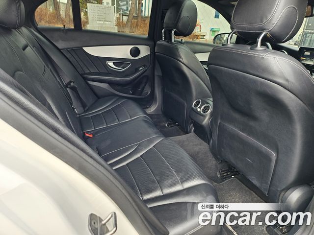 Mercedes-Benz C-Class 2018 — photo 15