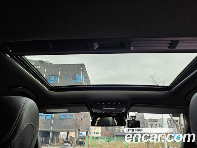 Mercedes-Benz C-Class 2018 — photo 17