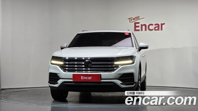 Volkswagen Touareg 2021 — photo 3