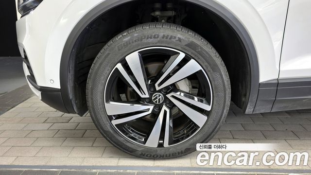 Volkswagen Touareg 2021 — photo 5