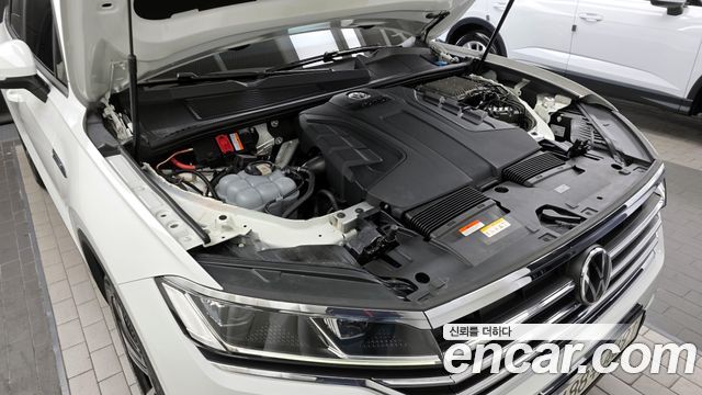 Volkswagen Touareg 2021 — photo 6