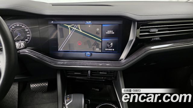 Volkswagen Touareg 2021 — photo 14