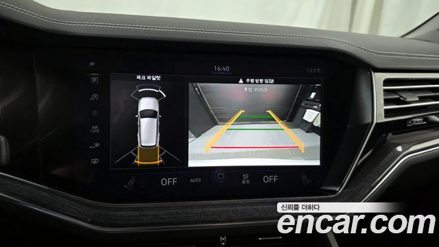 Volkswagen Touareg 2021 — photo 15