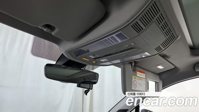 Volkswagen Touareg 2021 — photo 18