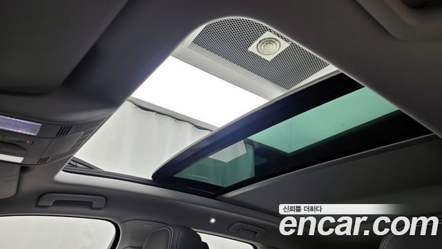 Volkswagen Touareg 2021 — photo 19