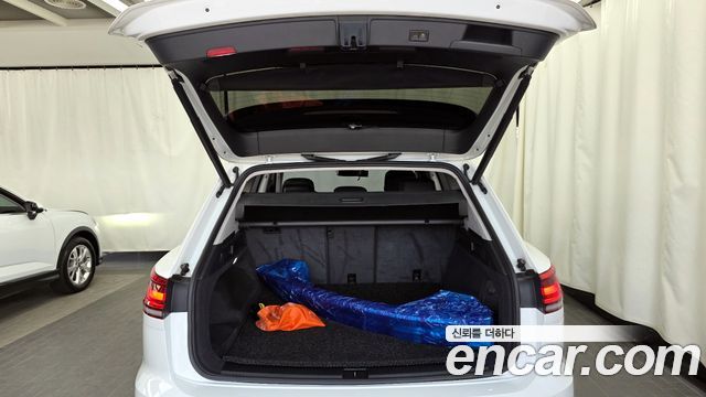 Volkswagen Touareg 2021 — photo 20