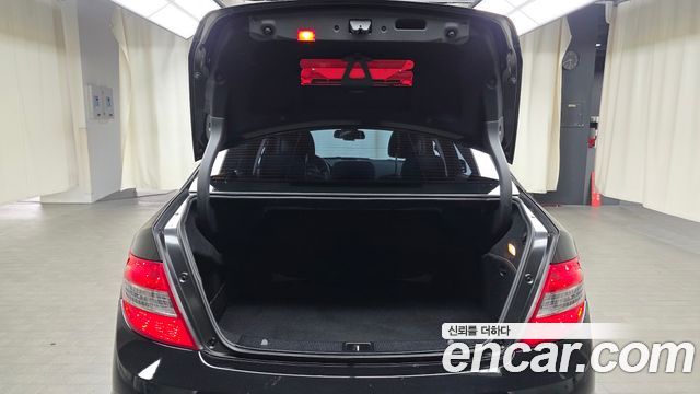 Mercedes-Benz C-Class 2011 — photo 20