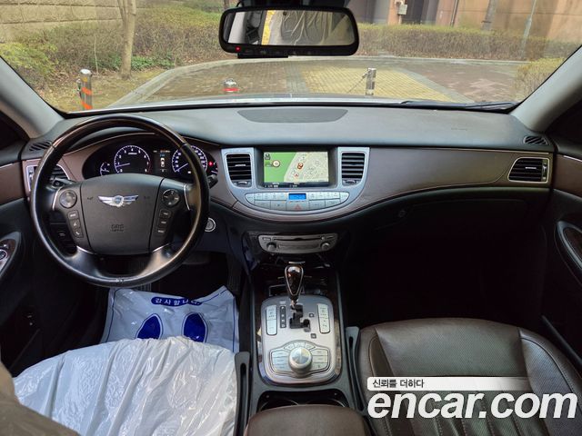 Hyundai Genesis 2013 — photo 11