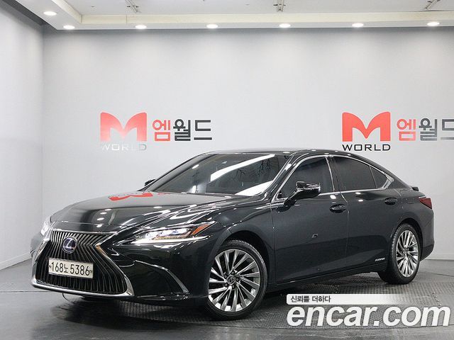 Lexus ES 2021 — photo 1
