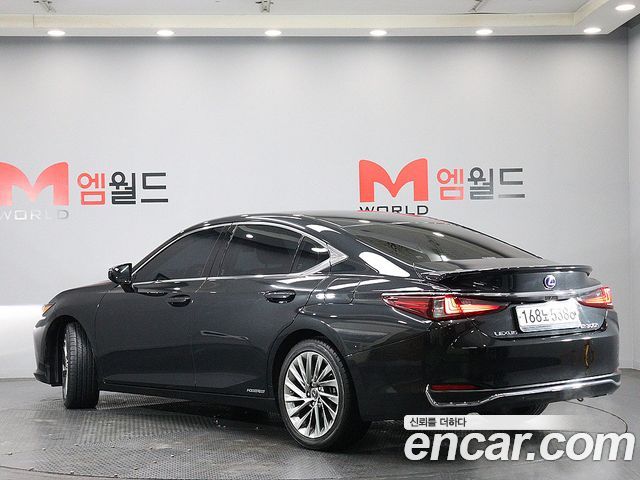 Lexus ES 2021 — photo 4