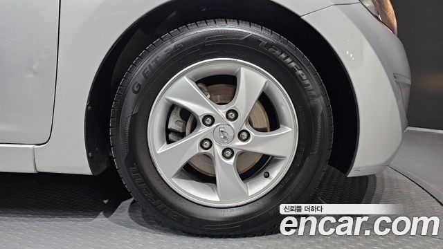 Hyundai AVANTE 2012 — photo 5