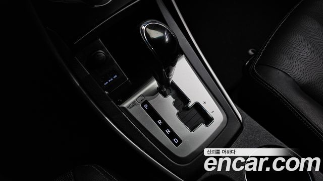 Hyundai AVANTE 2012 — photo 9