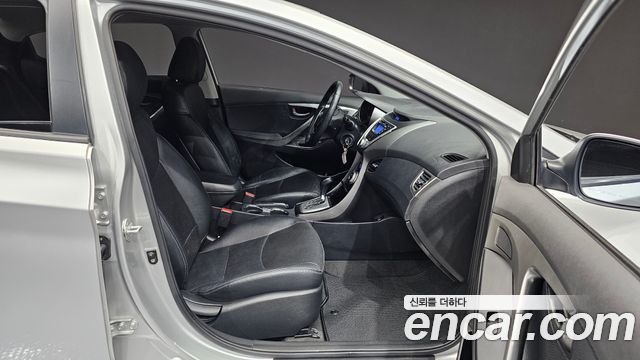 Hyundai AVANTE 2012 — photo 12
