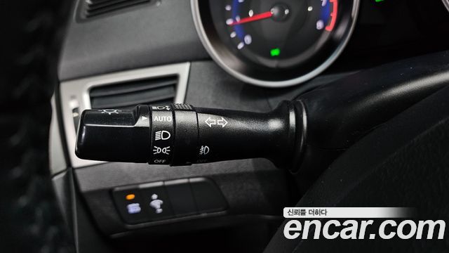 Hyundai AVANTE 2012 — photo 16