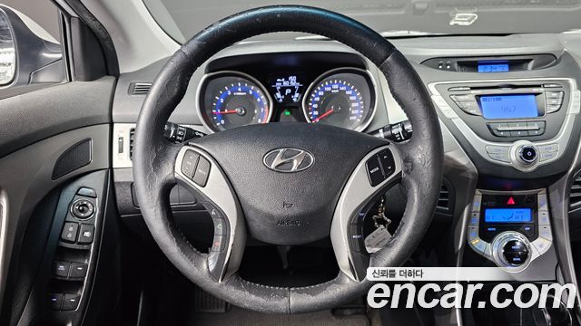 Hyundai AVANTE 2012 — photo 17