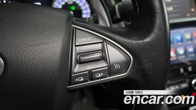 Infiniti Q50 2016 — photo 18