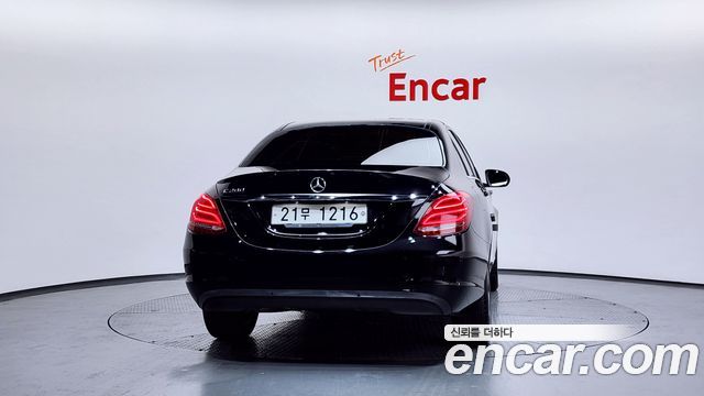 Mercedes-Benz C-Class 2017 — photo 4