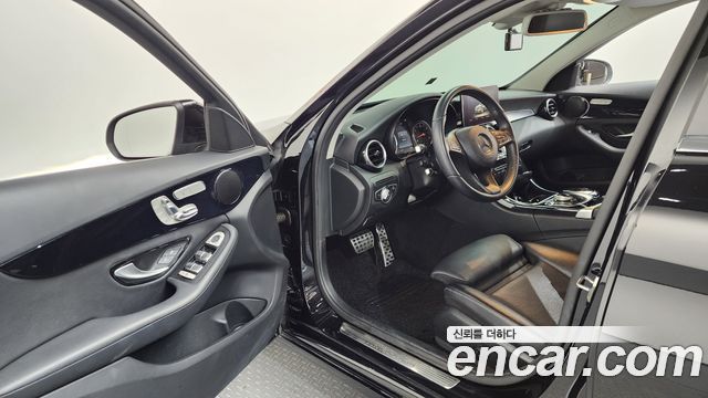 Mercedes-Benz C-Class 2017 — photo 10