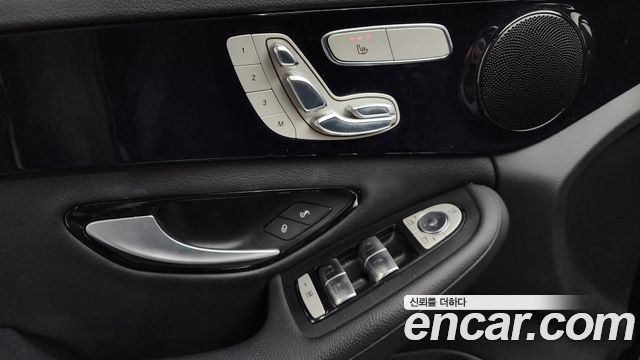 Mercedes-Benz C-Class 2017 — photo 14