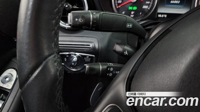 Mercedes-Benz C-Class 2017 — photo 15