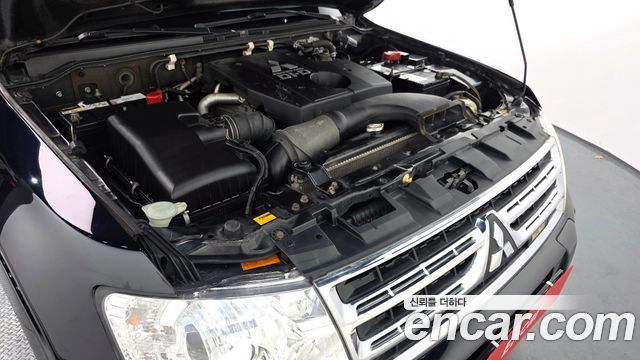Mitsubishi Pajero 2009 — photo 6