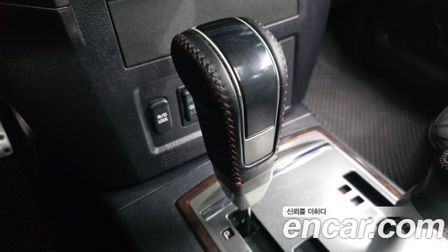 Mitsubishi Pajero 2009 — photo 9