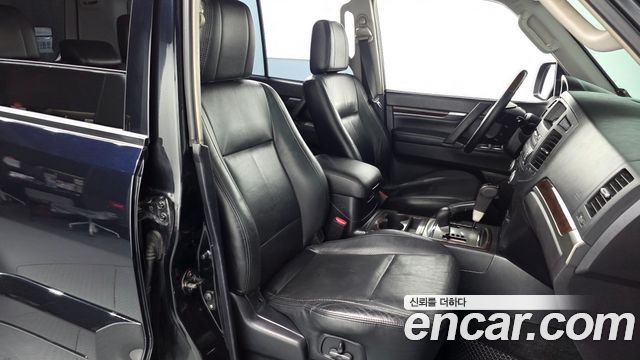 Mitsubishi Pajero 2009 — photo 10