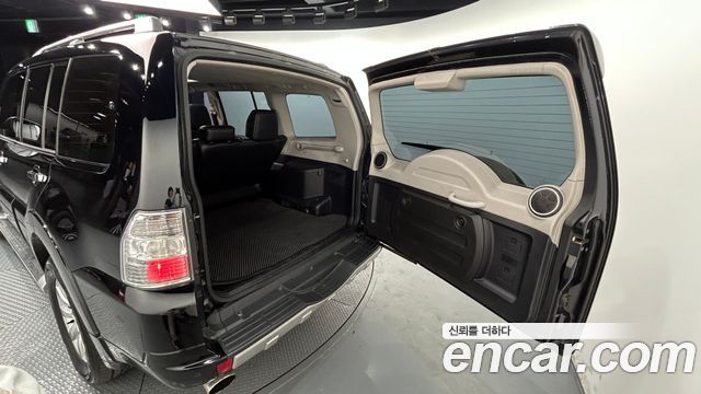 Mitsubishi Pajero 2009 — photo 19