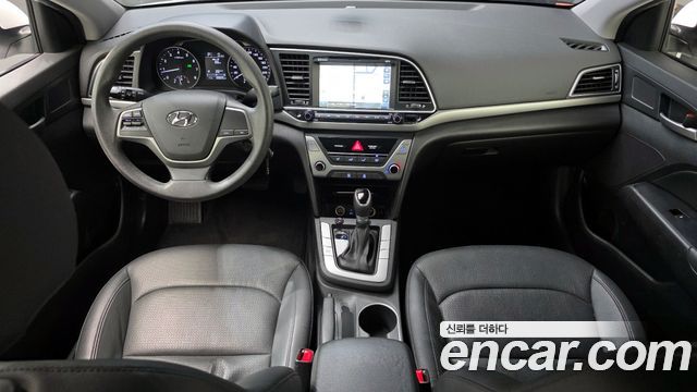 Hyundai AVANTE 2017 — photo 7
