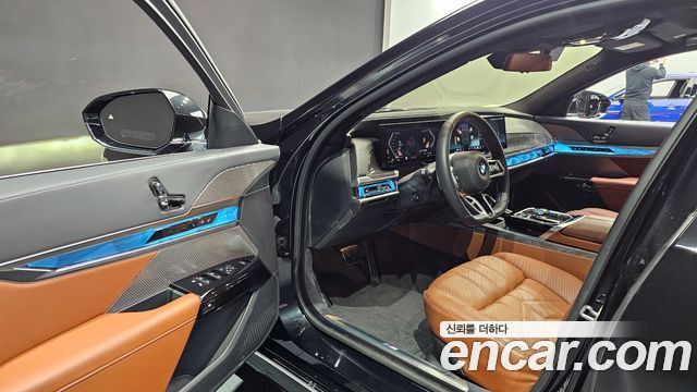 BMW 7-Series 2024 — photo 11