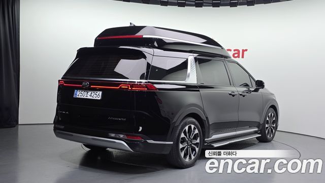 Kia Canival 2021 — photo 2