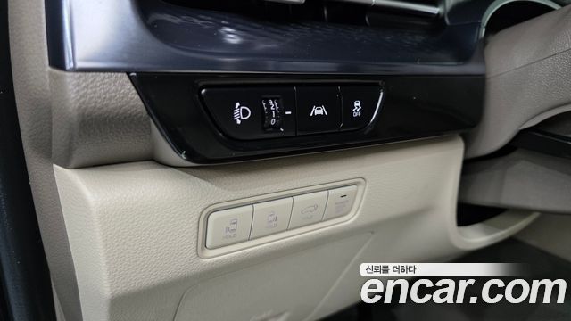 Kia Canival 2021 — photo 11