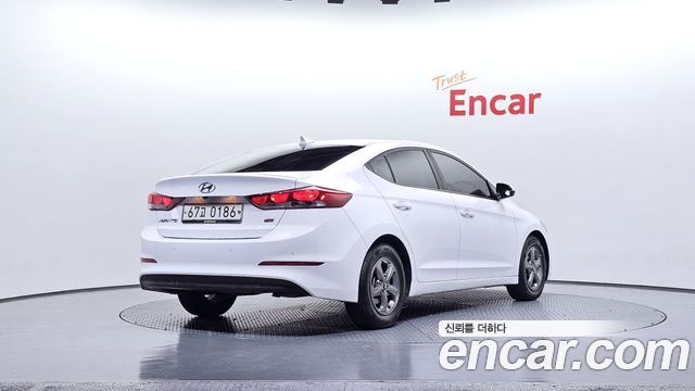 Hyundai AVANTE 2017 — photo 2