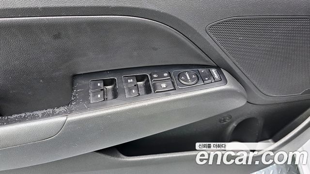Hyundai AVANTE 2017 — photo 17