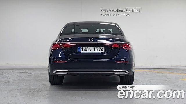 Mercedes-Benz E-Class 2025 — photo 4
