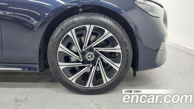 Mercedes-Benz E-Class 2025 — photo 5