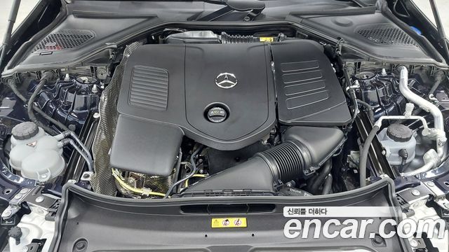 Mercedes-Benz E-Class 2025 — photo 6