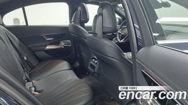 Mercedes-Benz E-Class 2025 — photo 10